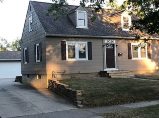 2020 State St, Cedar Falls, IA 50613