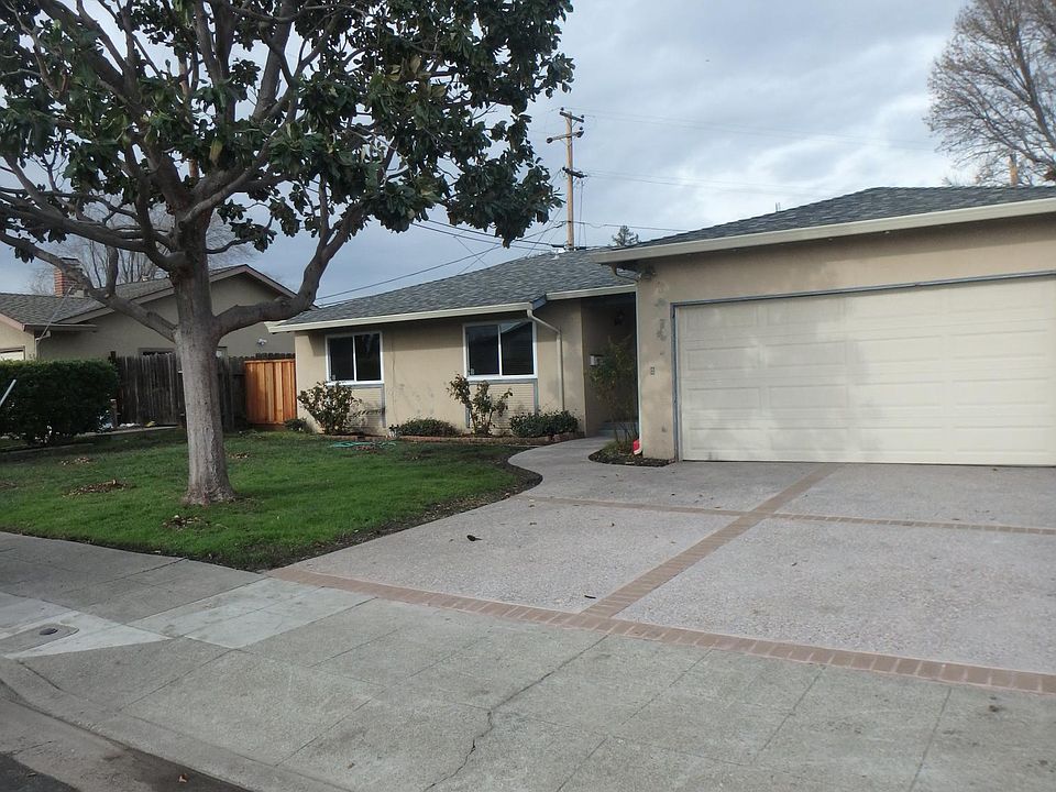 1st image of 8649 Briarwood Ln