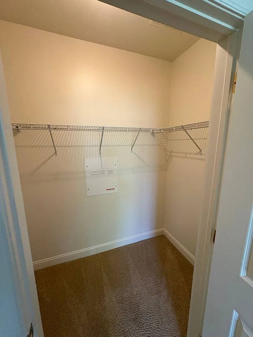 200 W Elm St — Photo 4