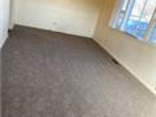 2043 White Ave