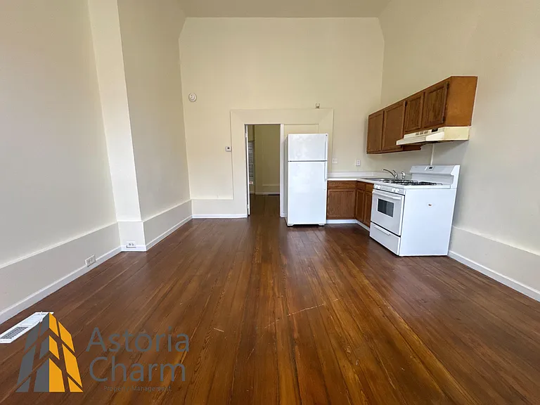 2102 Maryland Ave #1F — Photo 4