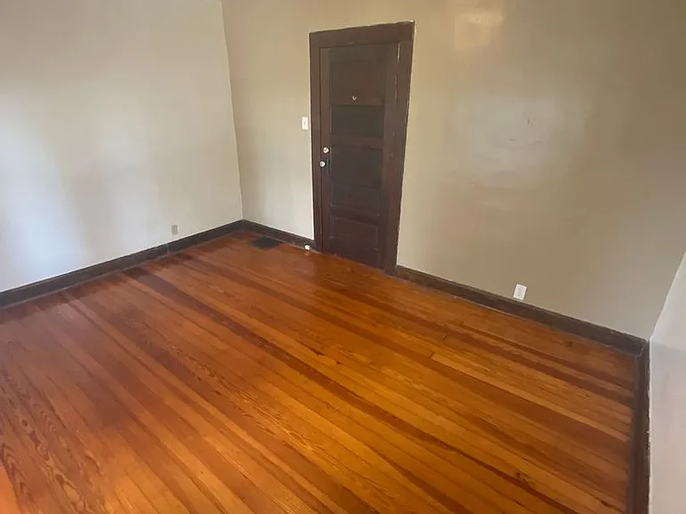 712 E Cottage Grove Ave — Photo 11