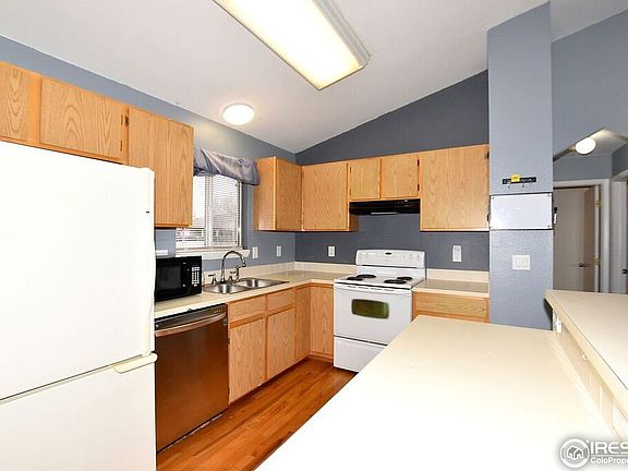 3rd image of 909 Mesa Ct