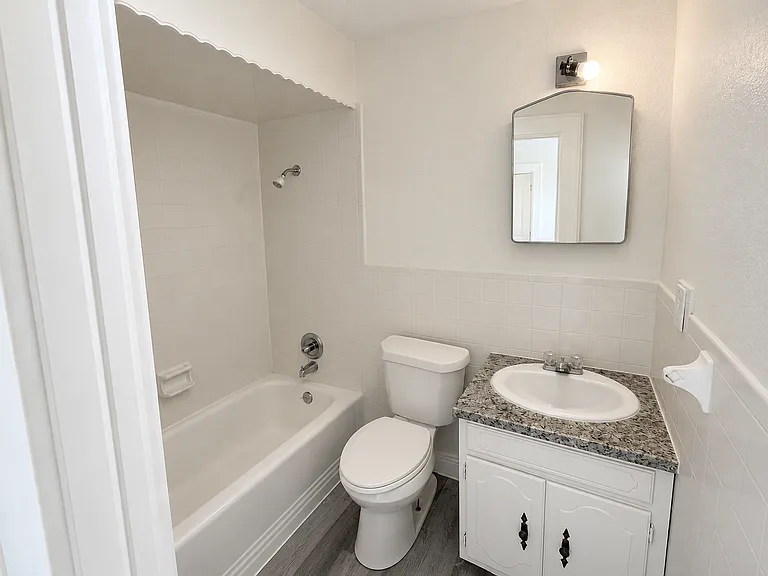 1808 Avenue V — Photo 3