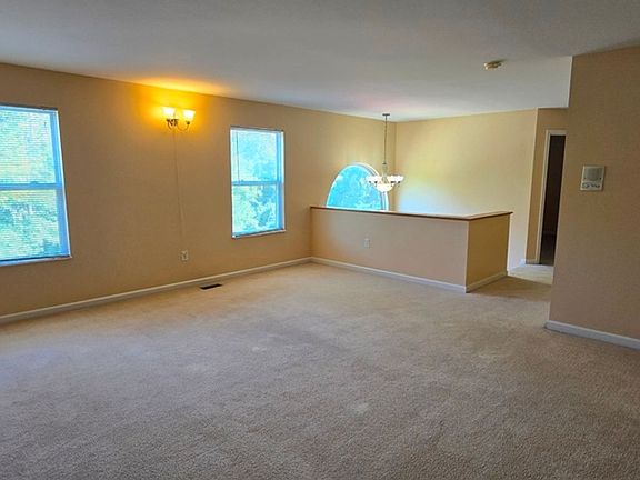 4th image of 404 Coventry Trail Ln