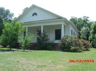 318 1st St SW, Cairo, GA 39828