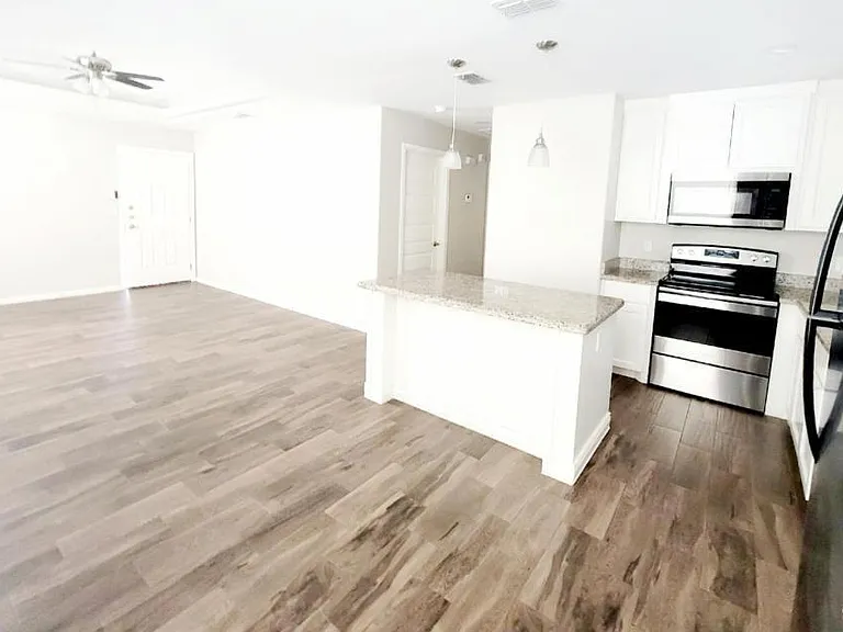 2211 Taxco Ct #4 — Photo 5