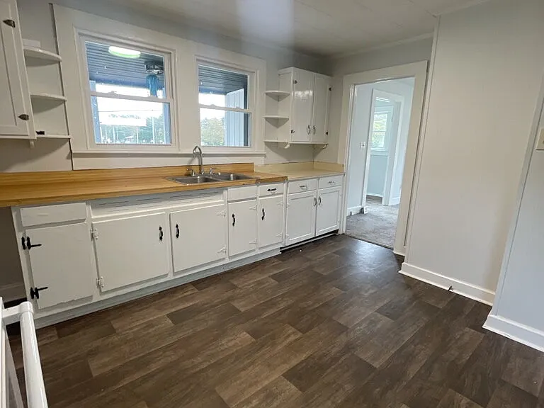 82 Main St — Photo 6