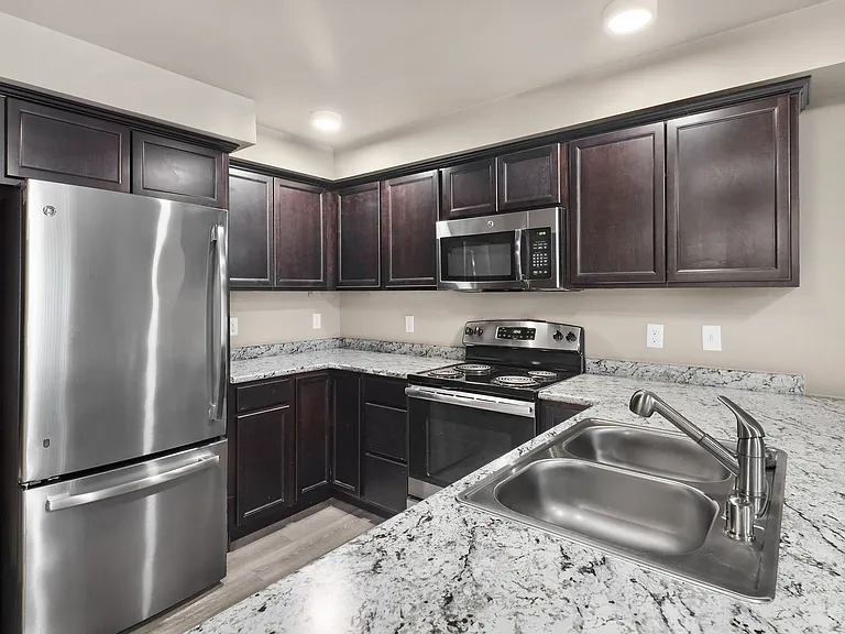 Tremezzo Apartments — Photo 33
