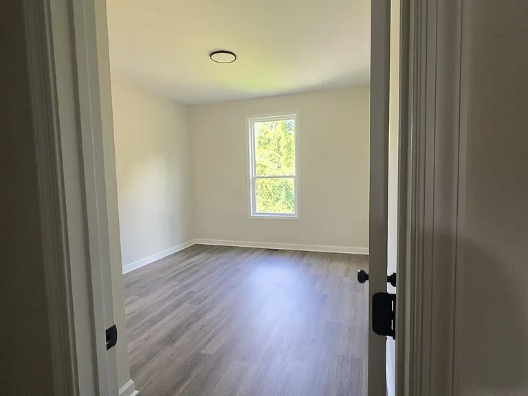 479 Byrne St — Photo 17