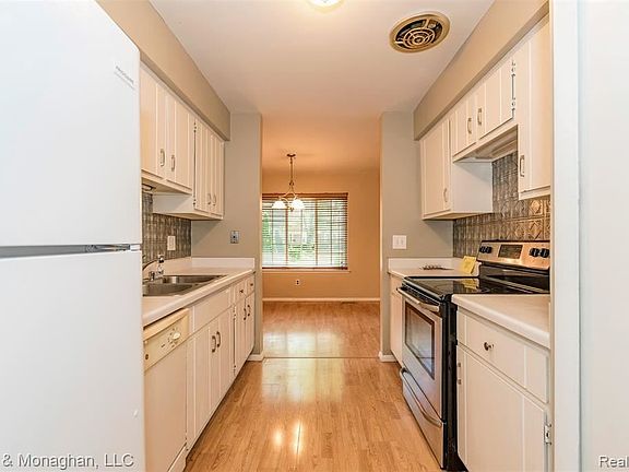 5th image of 1824 Shire Ct #1