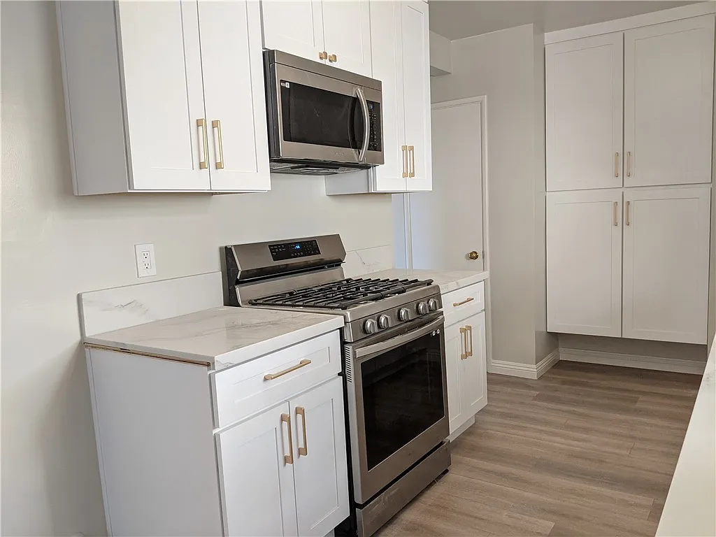 2 bed, 850 sqft, $2,950 — Photo 4