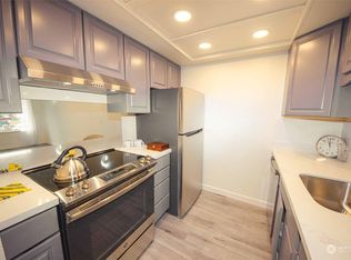 8911 Holly Dr APT 213, Everett, WA 98208