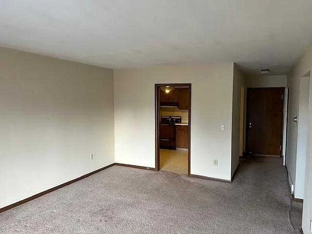 2226 Court St — Photo 4