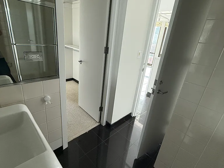 1 E Scott St #2309 — Photo 17