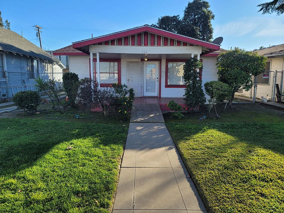 Front of house and yard