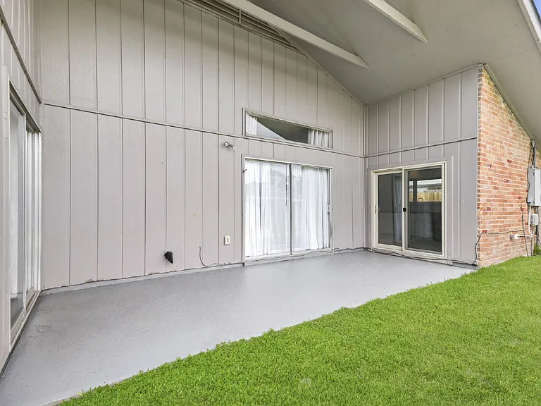 830 Seacliff Dr — Photo 15