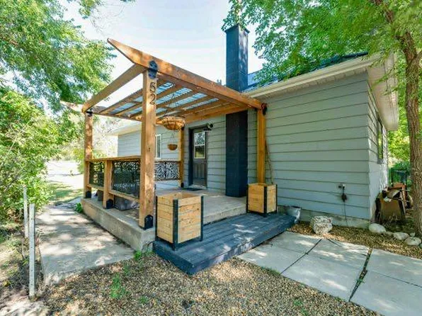 52 W 3rd St E, Drumheller, AB T0J 0Y9