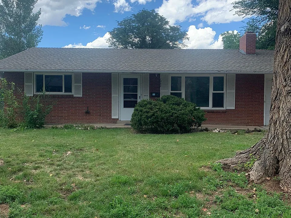 1932 Springfield Dr