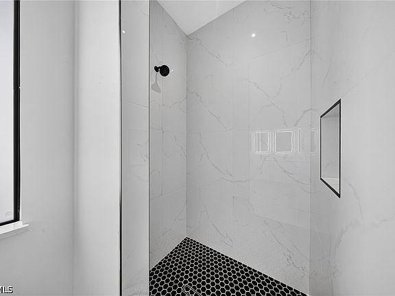 4th image of 503 Palora Ave