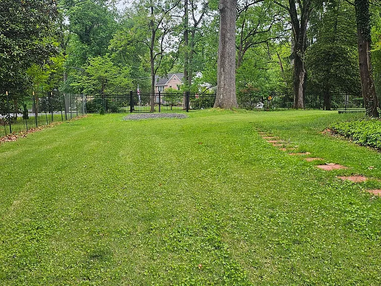 401 Stonington Rd — Photo 14