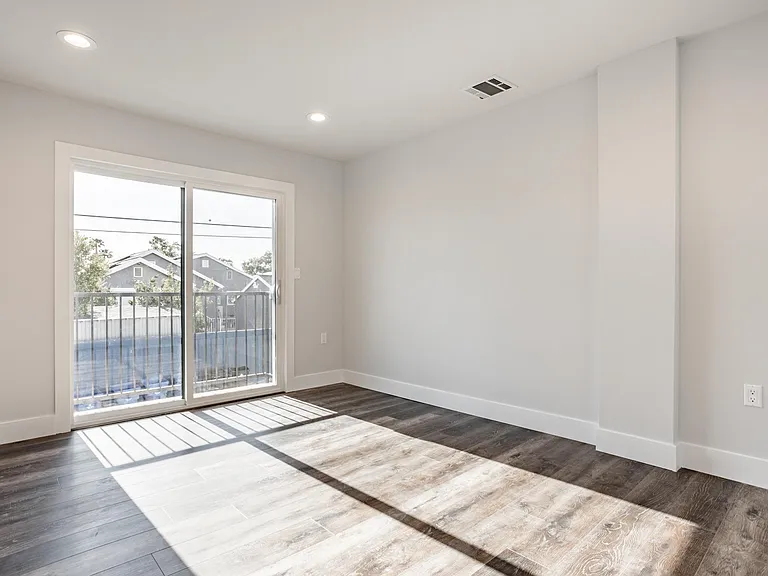7119 S La Cienega Blvd — Photo 13