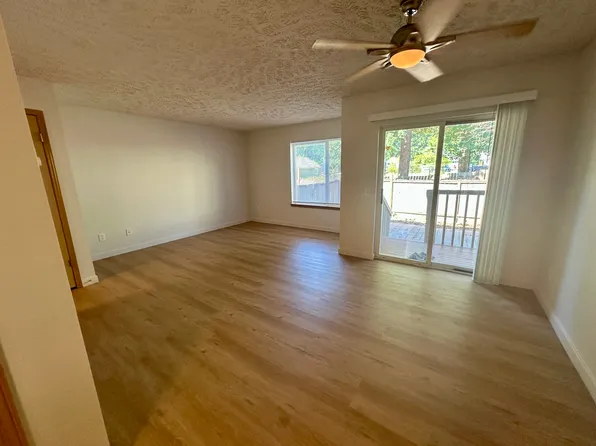 12031 28th Ave NE APT B, Seattle, WA 98125