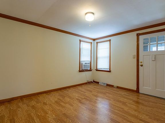 3rd image of 2665 University Ave