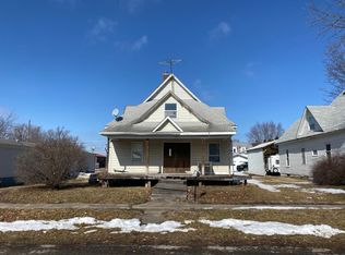 811 E Ave W, Oskaloosa, IA 52577