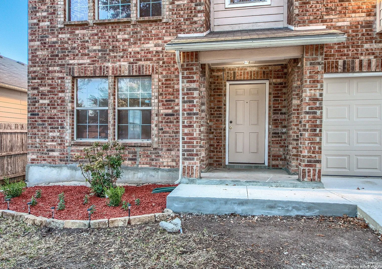 Gorgeous 5 Bedroom Rental! 3333 Whisper Haven — Photo 3