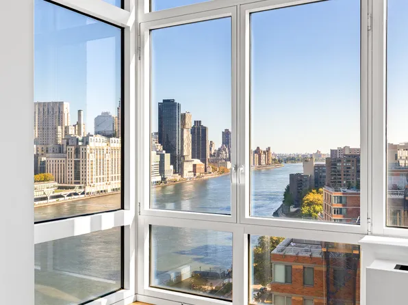 415 Main Street image 4 of 28