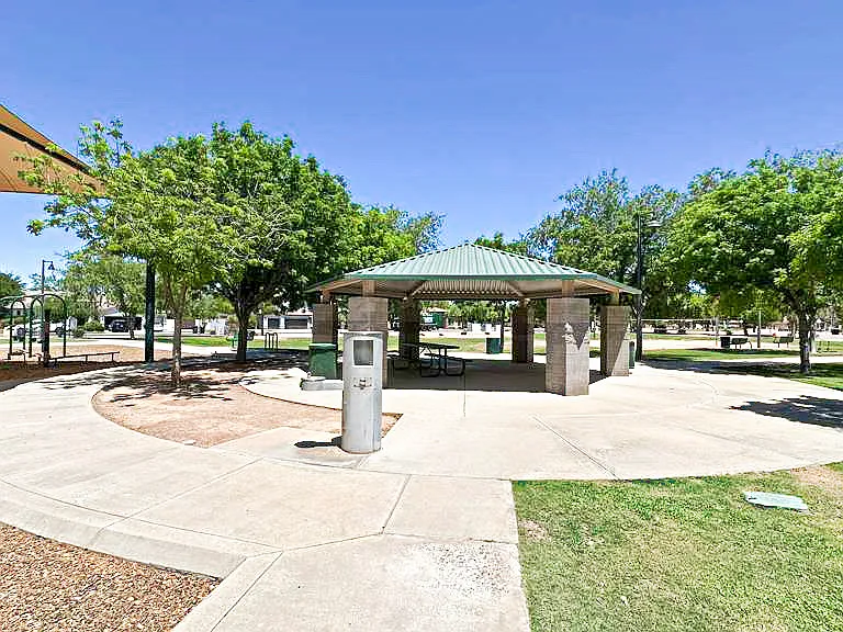 512 E Rainbow Dr — Photo 42