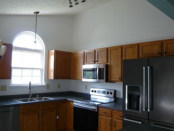 3rd image of 209 Alexis Cir