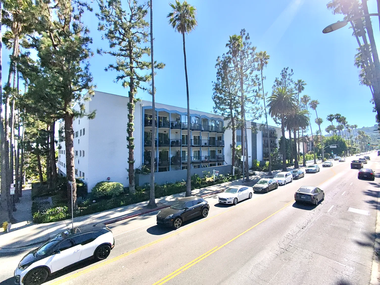 2 bed, 1112 sqft, $3,400 — Photo 1