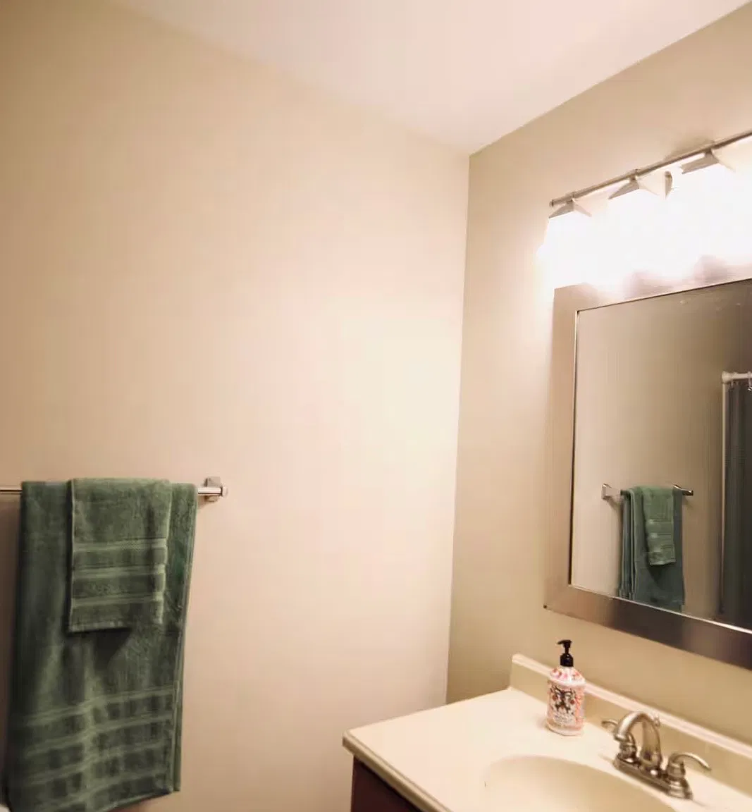 3 bed, 1870 sqft, $3,372 — Photo 4