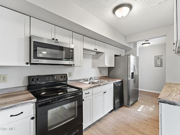 5th image of 200 Myrtlewood Circle