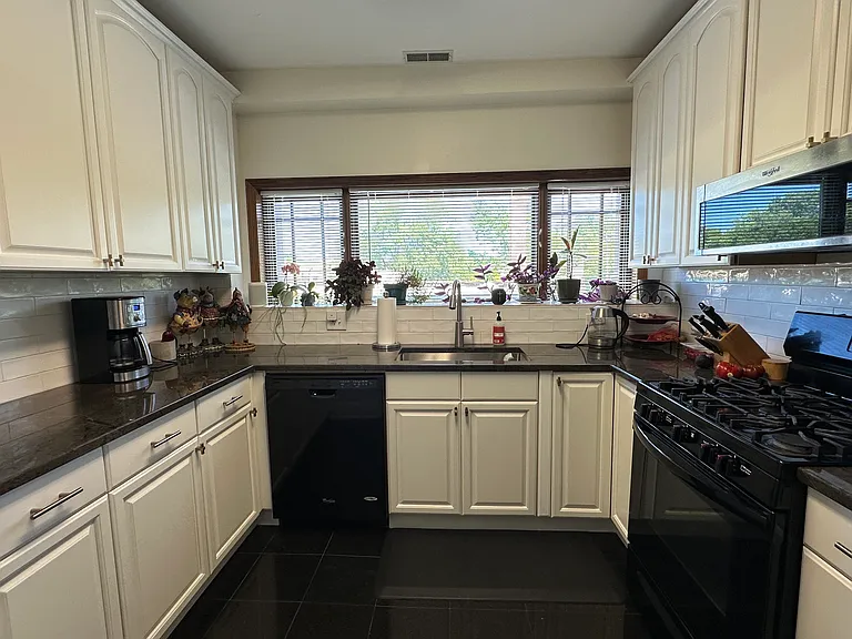 2934 Central St #2S — Photo 4