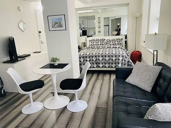 150 W 51st St APT 1428, New York, NY 10019