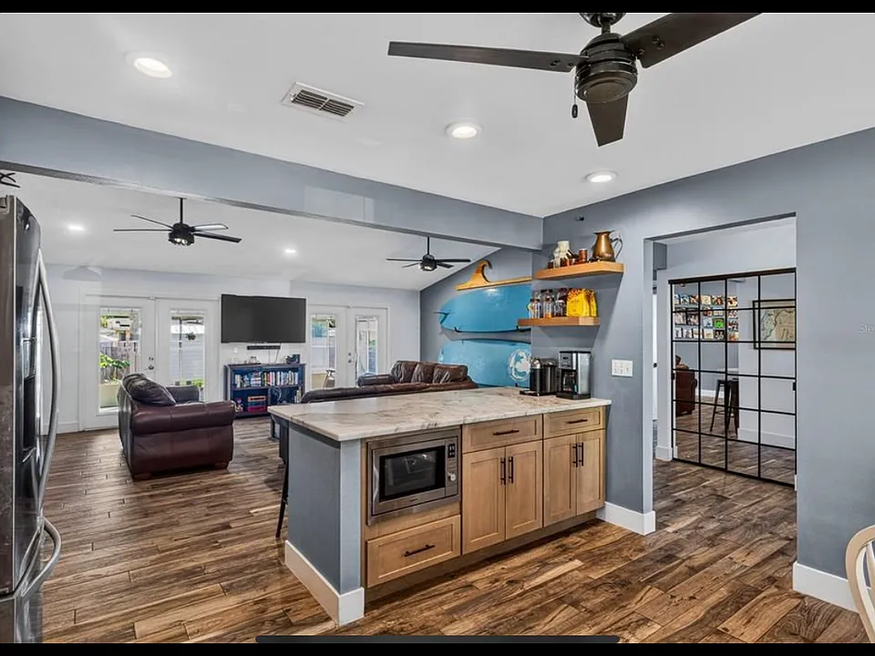 2225 Vista Palm Dr