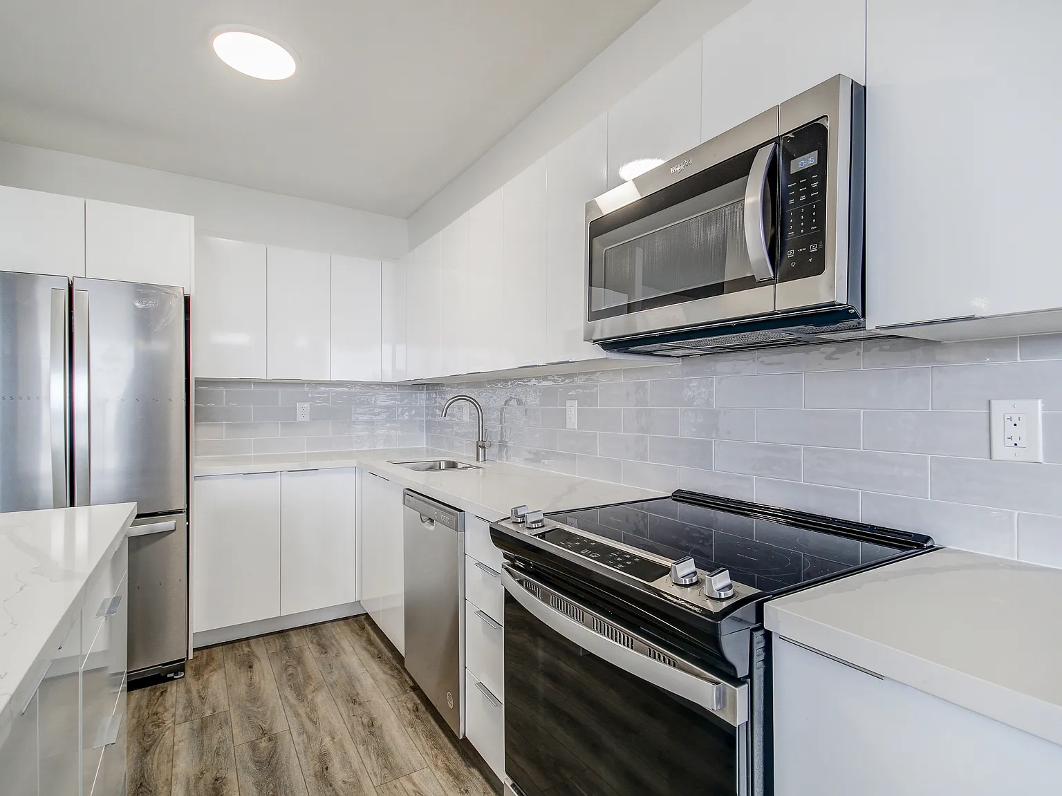 370 Ridelle Ave. — Photo 3