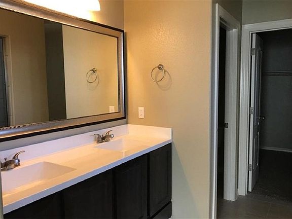 4th image of 13117 Cozy Cove Ave