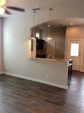 562 Creekside Frst — Photo 2