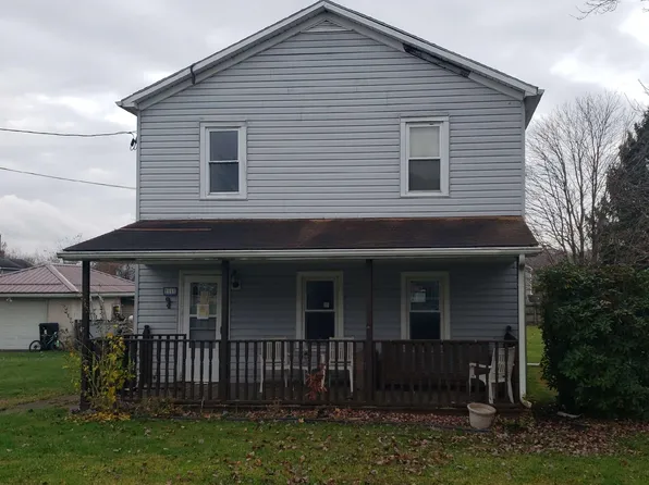 11 3rd St, Lucernemines, PA 15754