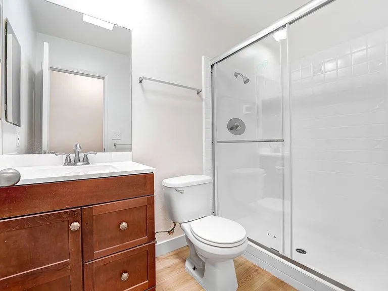 10310 Regent — Photo 16