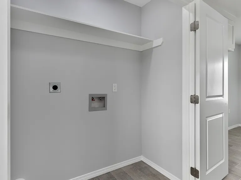 668 Foster Ln — Photo 12