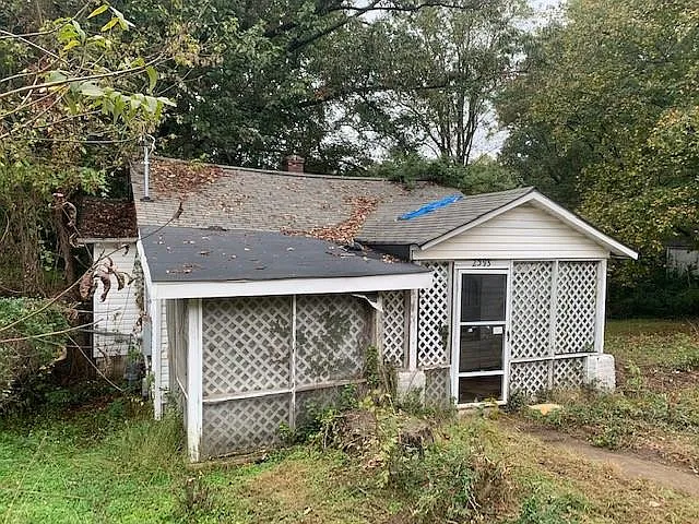 2593 Elliott St NW photo 1