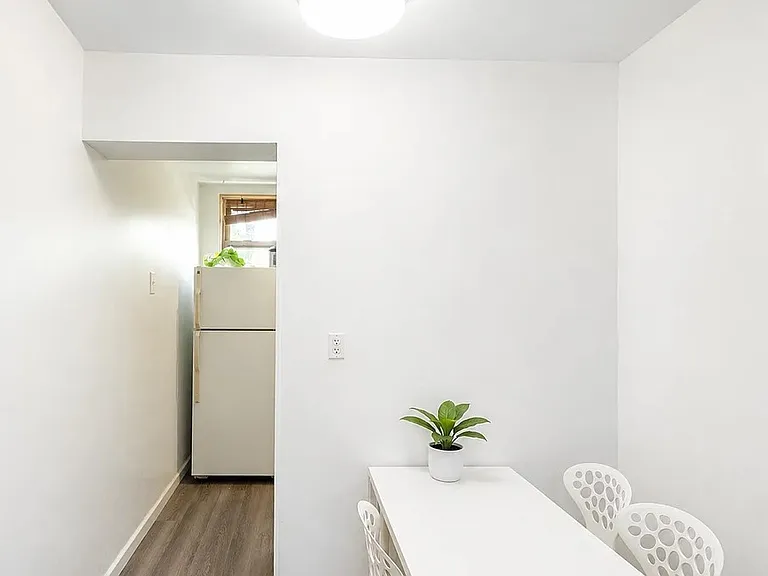 5846 Bartlett St #2 — Photo 10