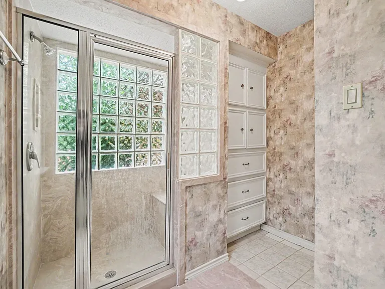 14707 Treborway Dr — Photo 23