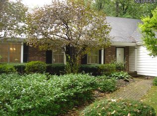 4800 Greenbrier Dr, Girard, OH