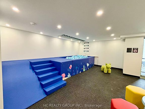5th image of 3421 Sheppard Ave E #520